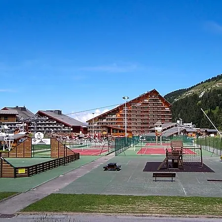 Ski-inski-out Flat In Meribel-mottaret Hotel 2*